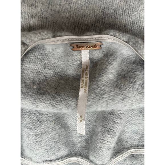 Free People Angora/Wool Gray Open Back Sequins Sweater Women’s Size Small - Picture 4 of 7